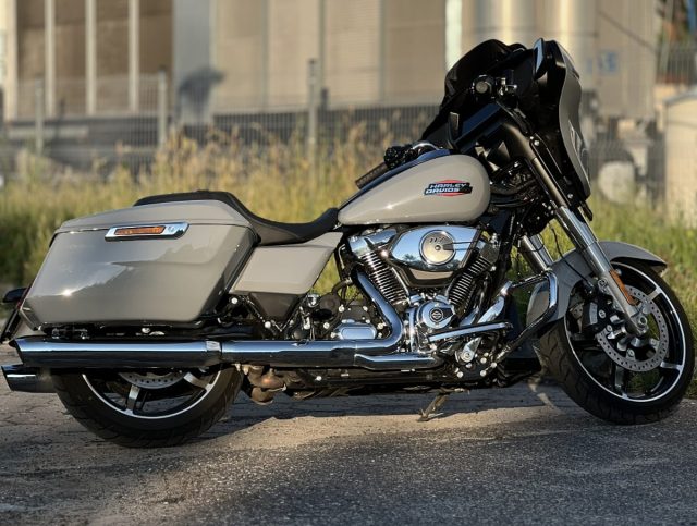 Harley-Davidson Street Glide 2024, czyli walka klasyki z nowoczesnością [test, opinia, wady, zalety, dane techniczne]