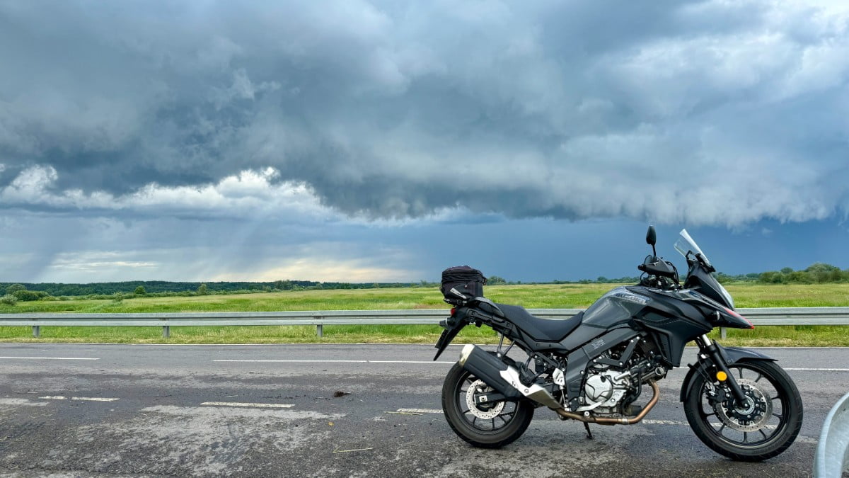 Kufry SW-Motech DUSC z torbami wewnętrznymi: sprawdzone w podróżach i na co dzień [test, opinia, pojemność, cena]