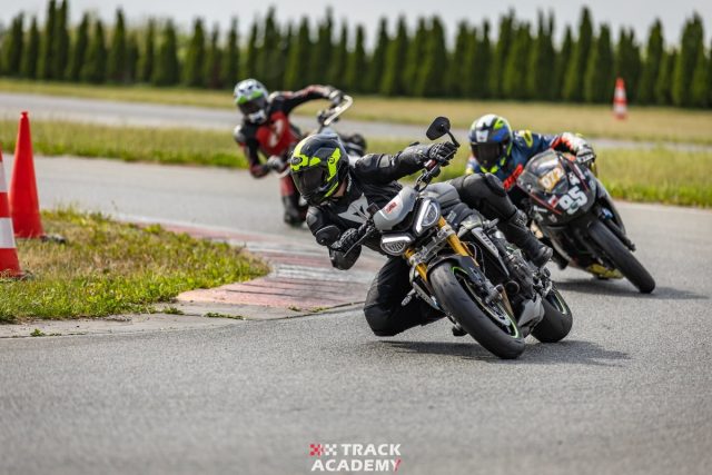 Tanie torowanie z Track Academy – tu zawsze świeci słońce i łamane są życi&oacute;wki! [Tor Ł&oacute;dź – relacja]