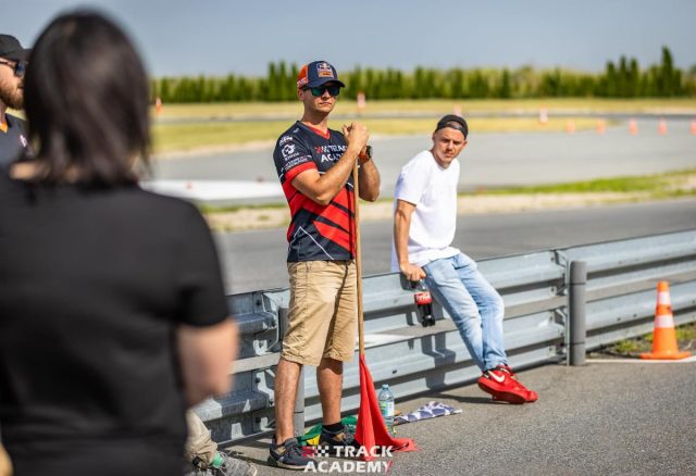 Tanie torowanie z Track Academy – tu zawsze świeci słońce i łamane są życi&oacute;wki! [Tor Ł&oacute;dź – relacja]