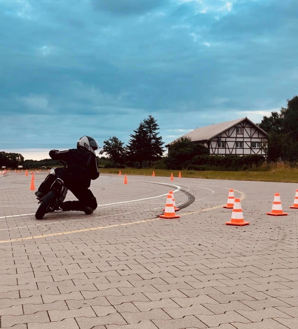 Buty motocyklowe Modeka Valeno Sympa. Turystyczny standard damsko-męski [test, opinia, recenzja, cena, 2024]