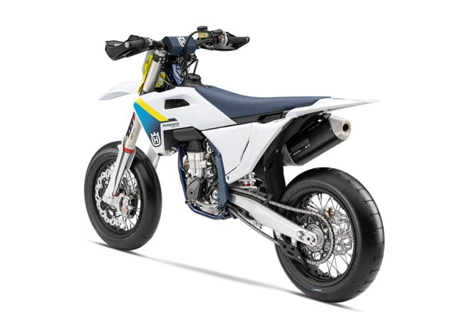 Nowa Husqvarna FS 450 na rok 2025. Jakie zmiany przygotował producent w tym topowym supermoto?