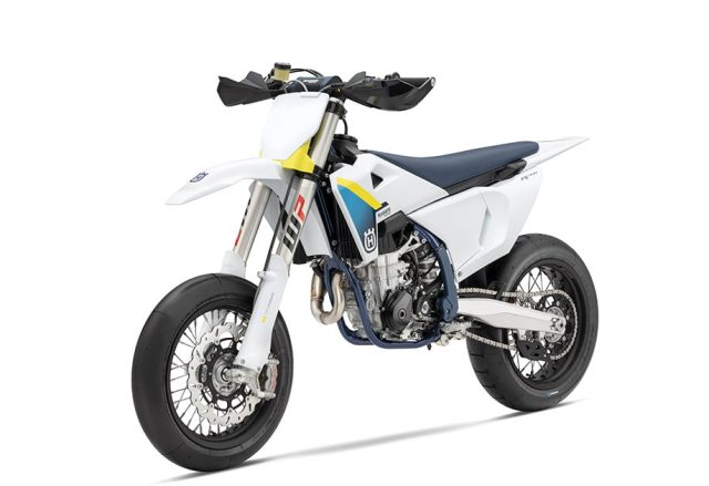 Nowa Husqvarna FS 450 na rok 2025. Jakie zmiany przygotował producent w tym topowym supermoto?