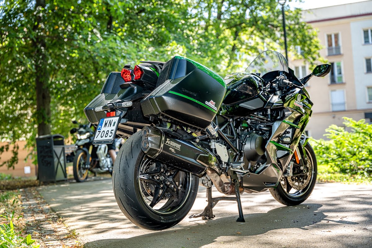 9 metod na turystyka &ndash; nasz wielki test 2024. Podsumowanie por&oacute;wnania motocykli turystycznych [H2 SX, 1290 Super Adventure S, S 1000 XR, V100, GSX-S1000GX, Enduro Veloce, 800MT Explore, 900 DSX, SRT 800SX]