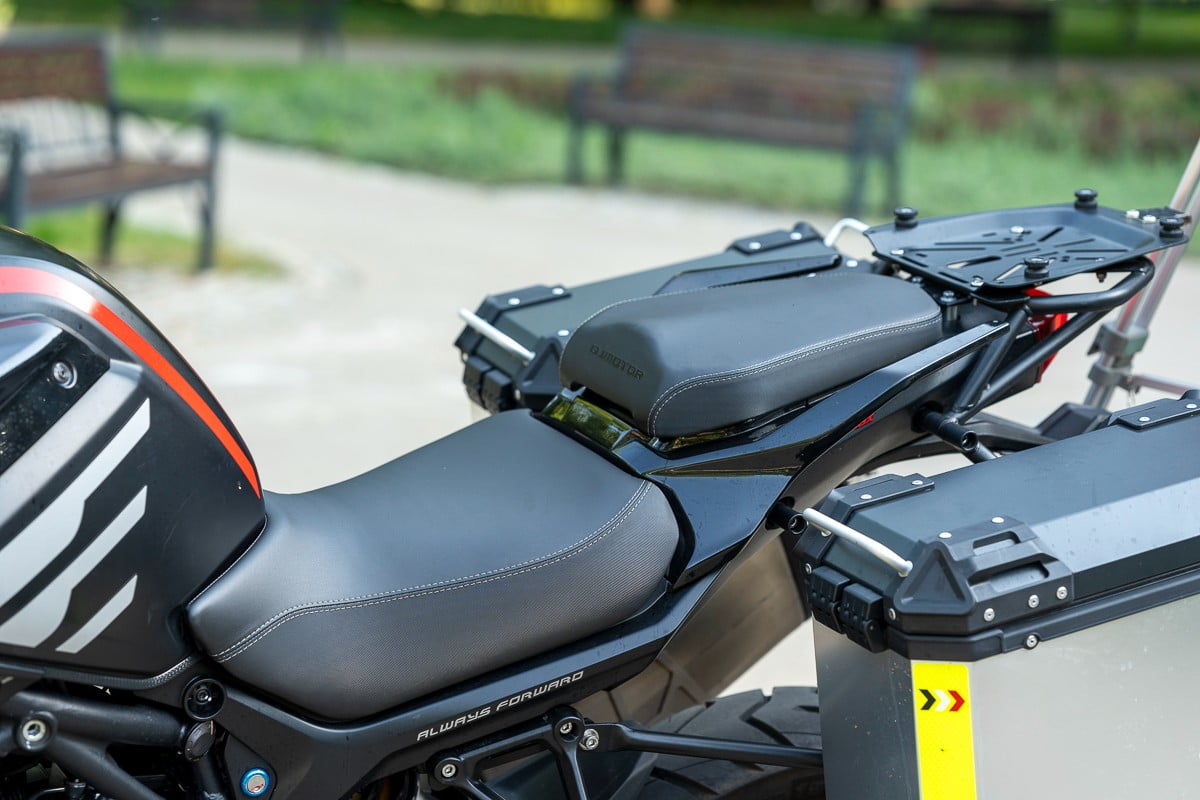 QJ Motor SRT 800SX &ndash; dziwnie znajomy motocykl adventure [test, recenzja, opinia, cena, dane techniczne, 2024]