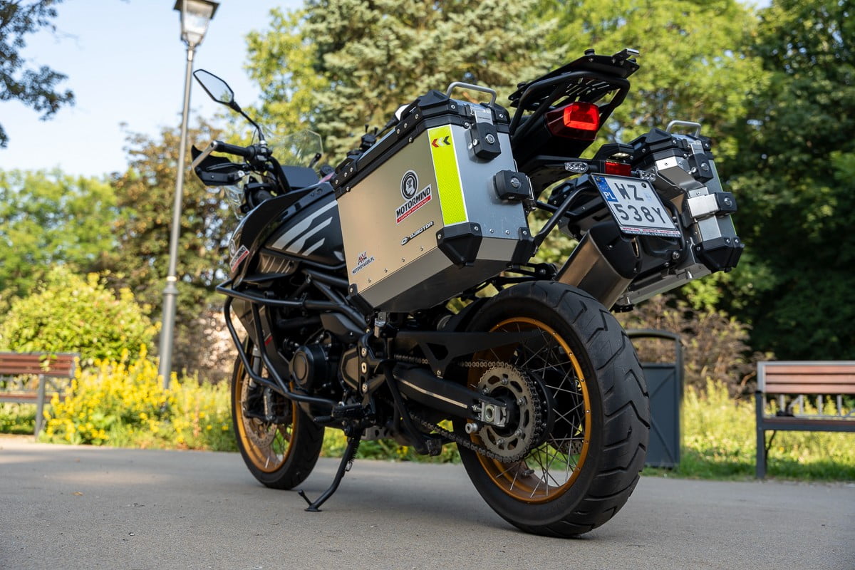 QJ Motor SRT 800SX &ndash; dziwnie znajomy motocykl adventure [test, recenzja, opinia, cena, dane techniczne, 2024]