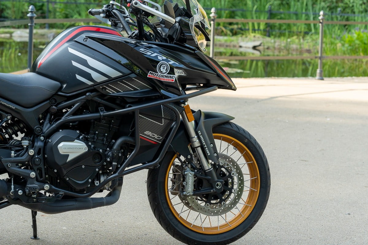 QJ Motor SRT 800SX &ndash; dziwnie znajomy motocykl adventure [test, recenzja, opinia, cena, dane techniczne, 2024]