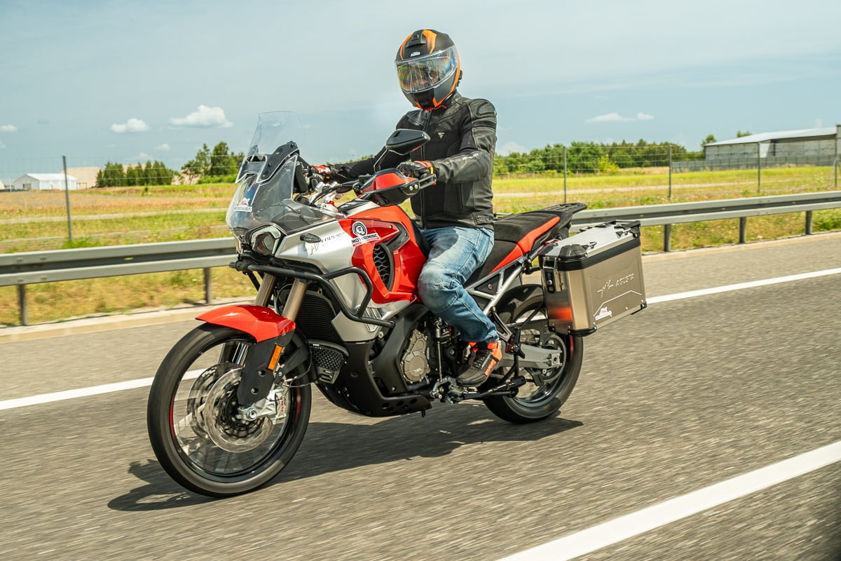9 metod na turystyka &ndash; nasz wielki test 2024. Podsumowanie por&oacute;wnania motocykli turystycznych [H2 SX, 1290 Super Adventure S, S 1000 XR, V100, GSX-S1000GX, Enduro Veloce, 800MT Explore, 900 DSX, SRT 800SX]