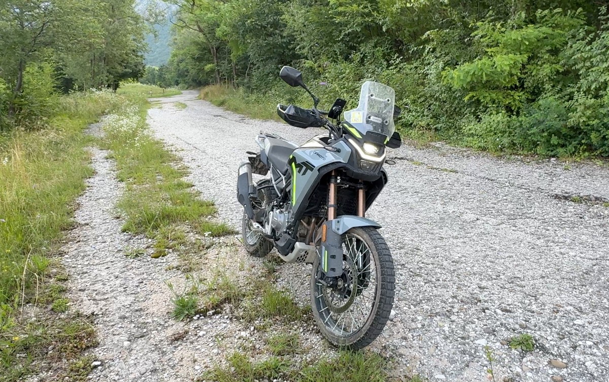 CFMoto 450 MT &ndash; realnie offroadowy i świetnie wyceniony adventure na kat. A2 [test, opinia, recenzja, dane techniczne, cena, 2024]