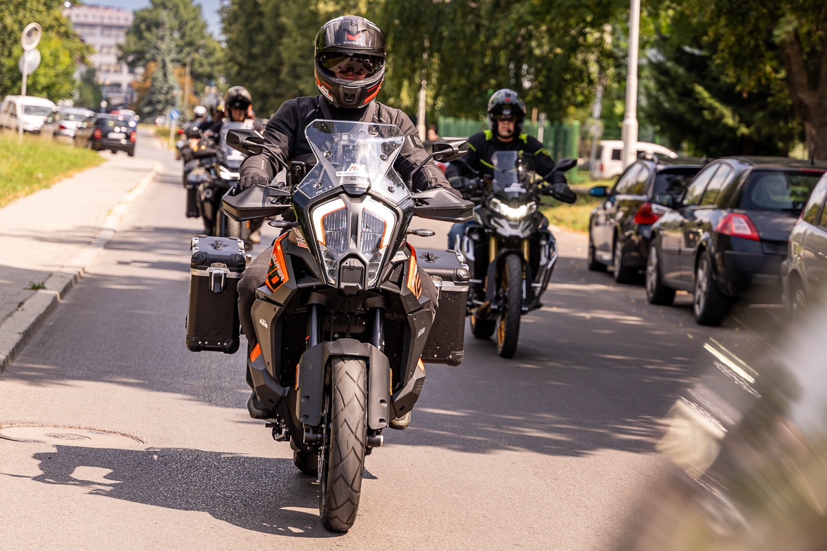 9 metod na turystyka &ndash; nasz wielki test 2024. Podsumowanie por&oacute;wnania motocykli turystycznych [H2 SX, 1290 Super Adventure S, S 1000 XR, V100, GSX-S1000GX, Enduro Veloce, 800MT Explore, 900 DSX, SRT 800SX]