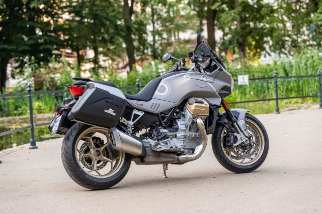 Moto Guzzi V100 Mandello Aviazione Navale – włoski turystyk pełen niepowtarzalnego stylu [cena, opis, dane techniczne, wrażenia z jazdy]