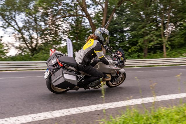 Moto Guzzi V100 Mandello Aviazione Navale – włoski turystyk pełen niepowtarzalnego stylu [cena, opis, dane techniczne, wrażenia z jazdy]