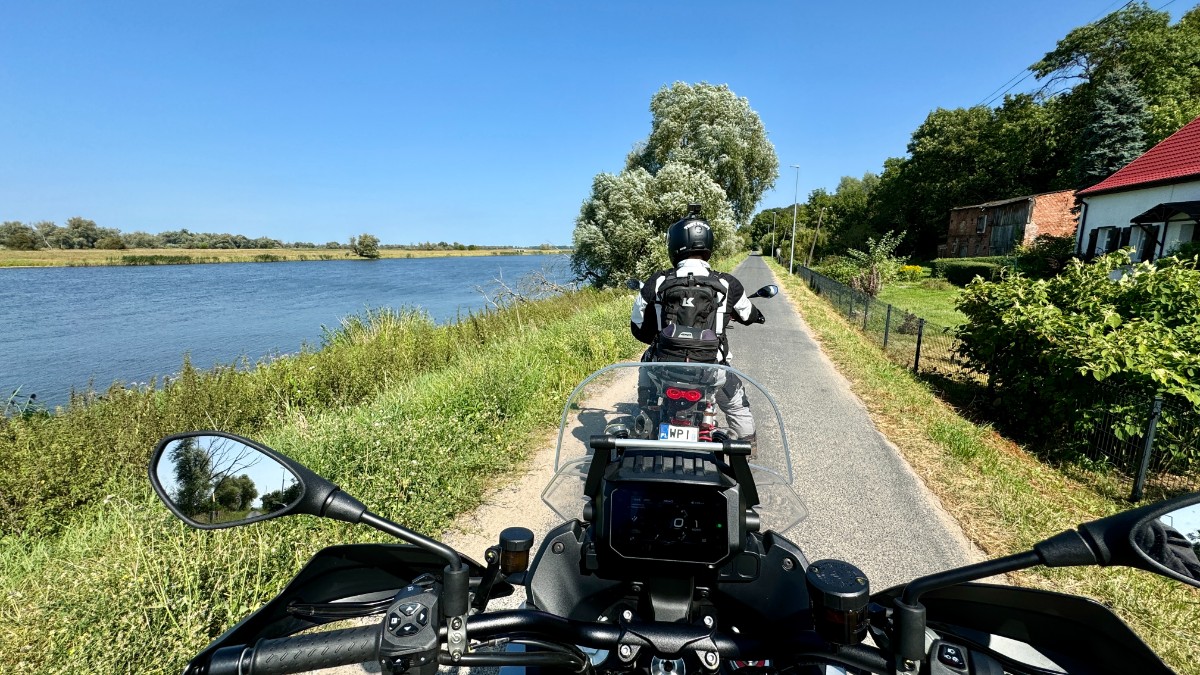 Woj. zachodniopomorskie: nowoczesne i dzikie zarazem. Co zobaczyć, gdzie pojechać? [Motocyklowa Polska na weekend, trasa, mapki, GPX]
