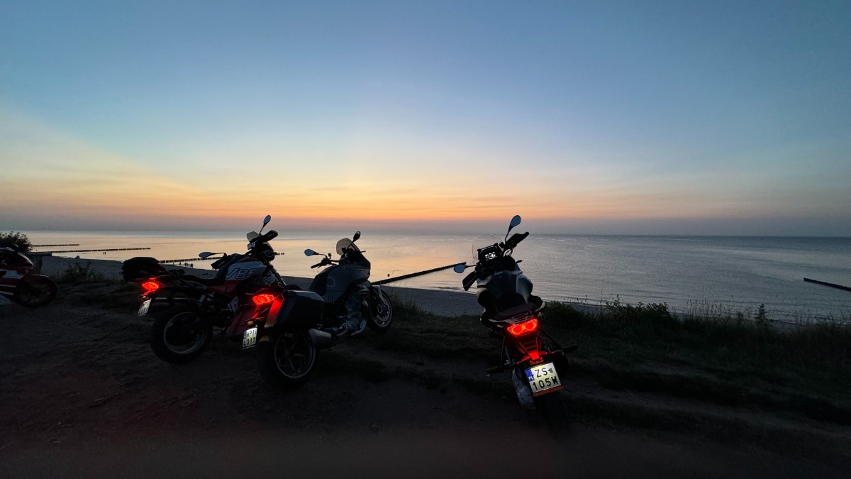 Woj. zachodniopomorskie: nowoczesne i dzikie zarazem. Co zobaczyć, gdzie pojechać? [Motocyklowa Polska na weekend, trasa, mapki, GPX]