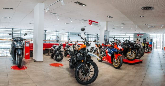 Promocja Africa Twin Honda Plaza salon 4