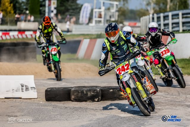 Emocje w Słomczynie: Mistrzostwa Supermoto i Pitbike &ndash; nowe wyzwania, znani bohaterowie