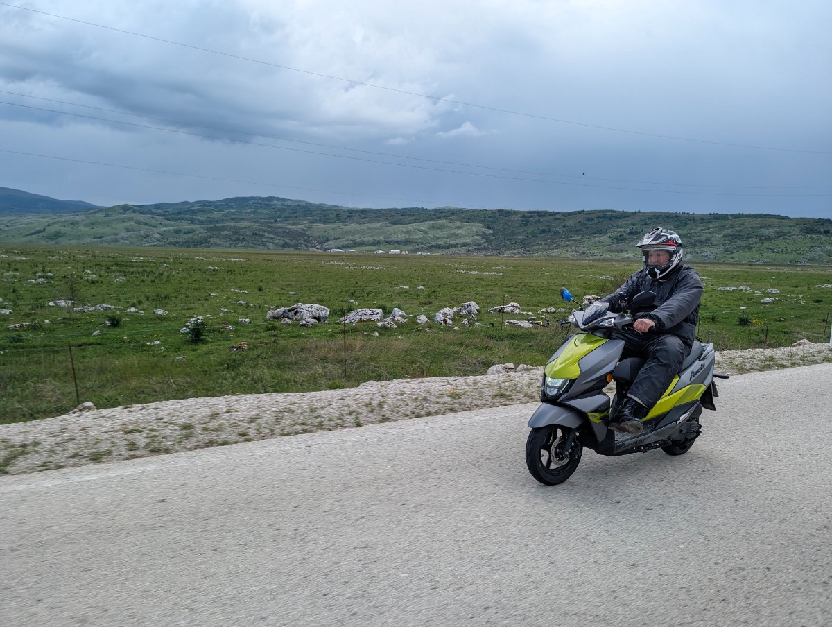 Bałkany na skuterach 125 &ndash; wielka wyprawa na małych jednośladach [część 1, relacja, zdjęcia, Suzuki Address, Avenis]