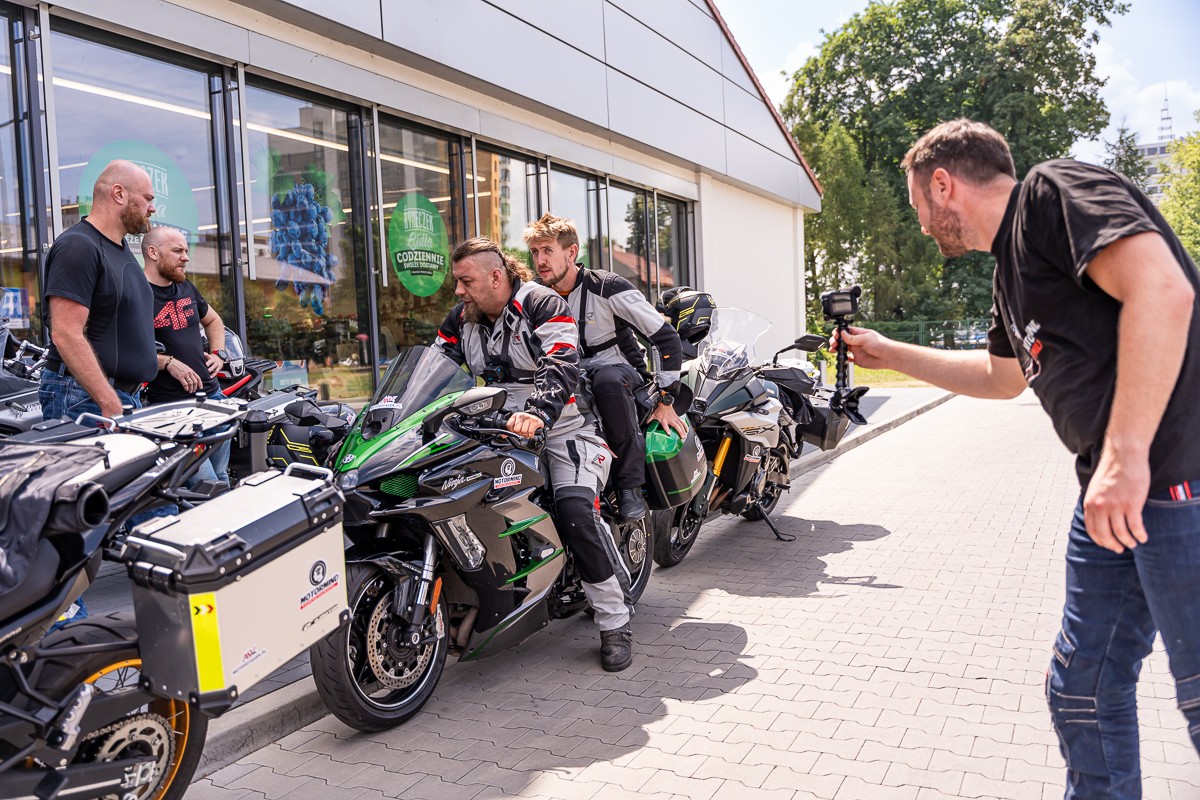 9 metod na turystyka &ndash; nasz wielki test 2024. Podsumowanie por&oacute;wnania motocykli turystycznych [H2 SX, 1290 Super Adventure S, S 1000 XR, V100, GSX-S1000GX, Enduro Veloce, 800MT Explore, 900 DSX, SRT 800SX]