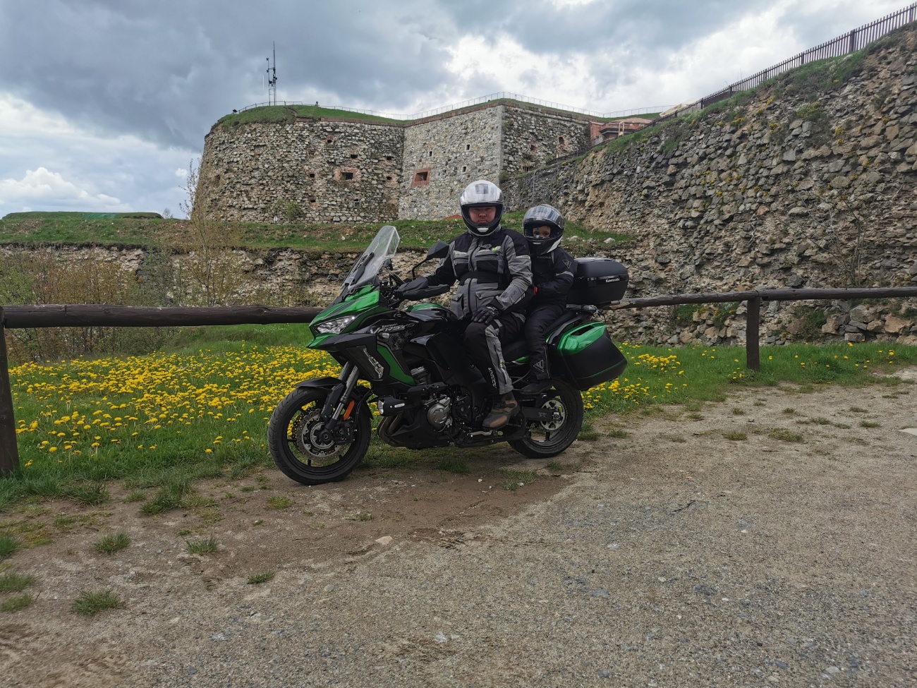 Chcesz pom&oacute;c poszkodowanym w powodzi? Nie skreślaj Dolnego Śląska i woj. opolskiego z jesiennych plan&oacute;w wyjazdowych! [felieton, turystyka motocyklowa]