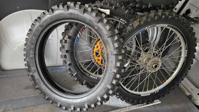 Joanna Modrzewska – twarda dziewczyna na twardych oponach. Dlaczego od 10 lat jeździ na Metzelerach 6 Days?