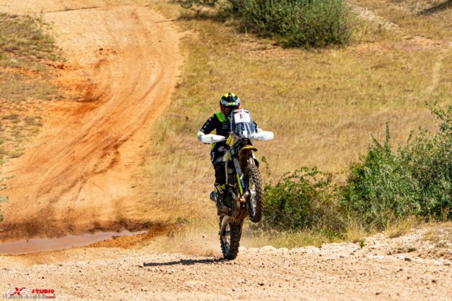 Joanna Modrzewska – twarda dziewczyna na twardych oponach. Dlaczego od 10 lat jeździ na Metzelerach 6 Days?