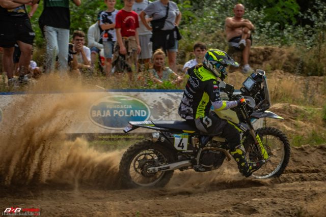 Joanna Modrzewska – twarda dziewczyna na twardych oponach. Dlaczego od 10 lat jeździ na Metzelerach 6 Days?