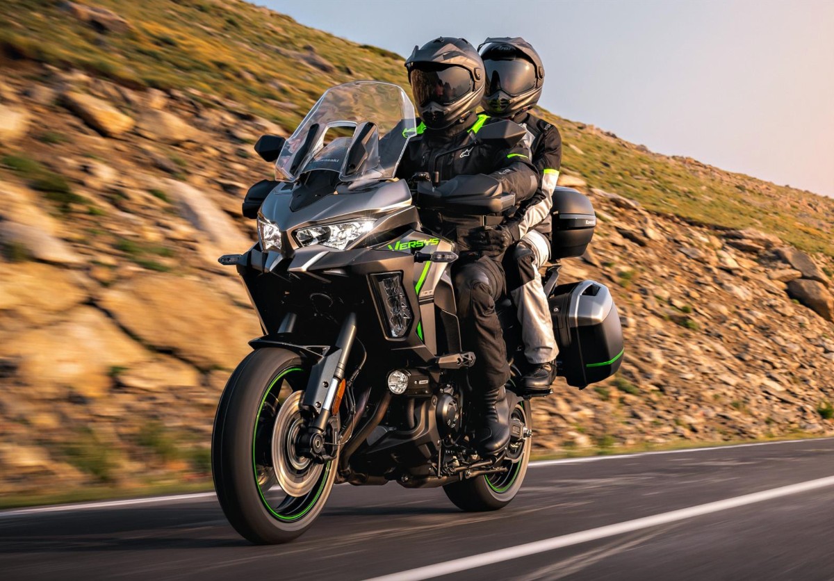 Nowe Kawasaki Versys 1100 &ndash; większy silnik, więcej mocy, więcej technologii. Jedziemy na testy! [dane techniczne, zmiany]