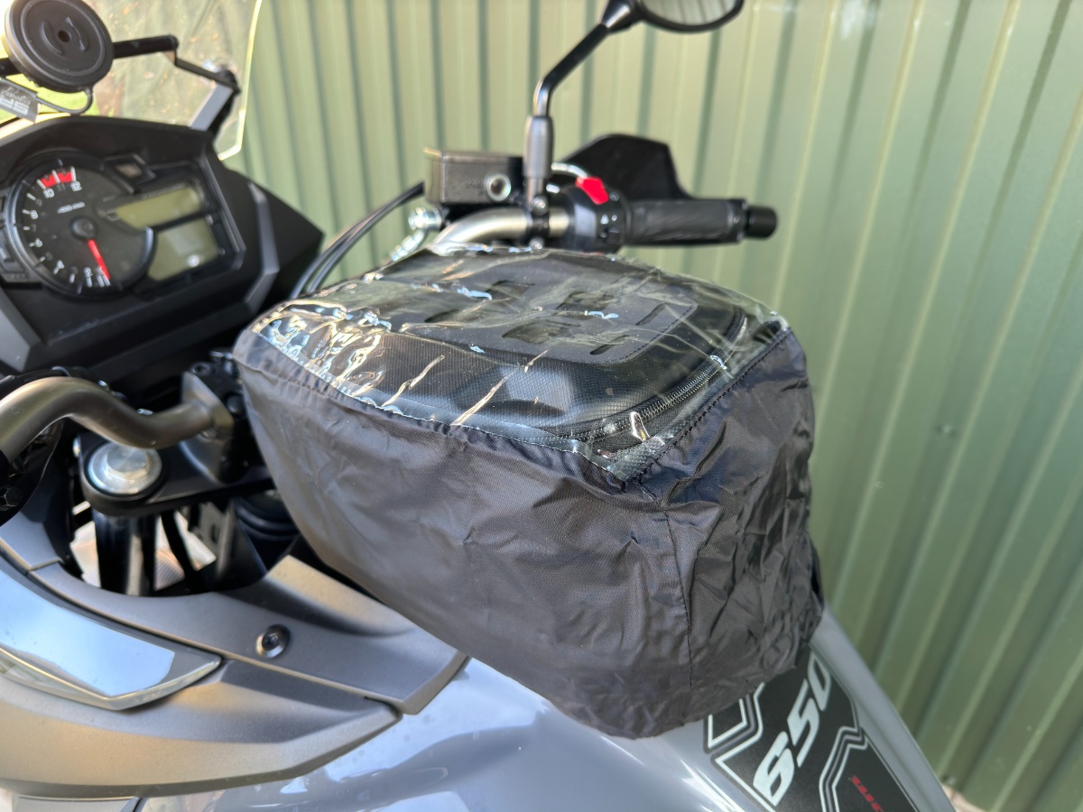 Motocyklowa torba na zbiornik SW-Motech Pro Daypack: idealny tankbag na co dzień i do turystyki [test, opinia, cena, pojemność, jakie mocowanie, tankring]