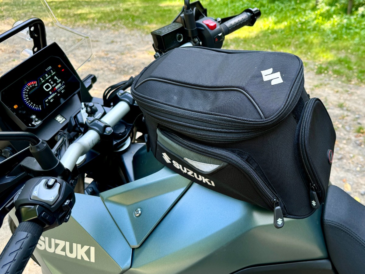 Suzuki V-Strom 800 &ndash; drogowy motocykl adventure. Godny następca modelu 650? [test w trasie, opinia, recenzja, dane techniczne, cena, 2024]