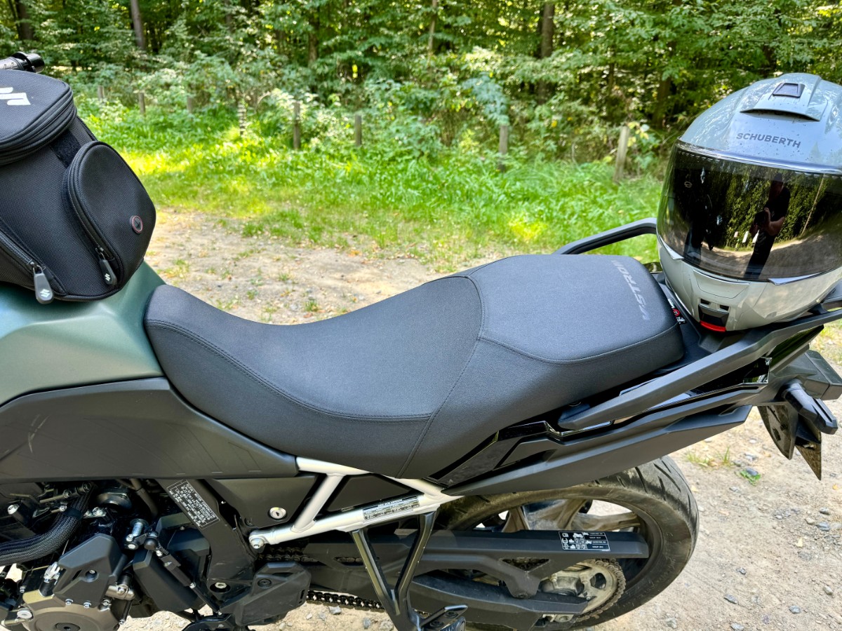 Suzuki V-Strom 800 &ndash; drogowy motocykl adventure. Godny następca modelu 650? [test w trasie, opinia, recenzja, dane techniczne, cena, 2024]