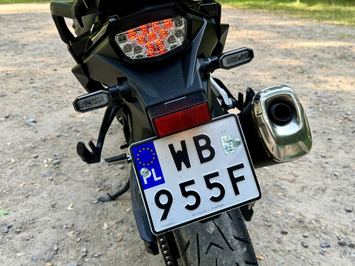 Suzuki V-Strom 800 &ndash; drogowy motocykl adventure. Godny następca modelu 650? [test w trasie, opinia, recenzja, dane techniczne, cena, 2024]
