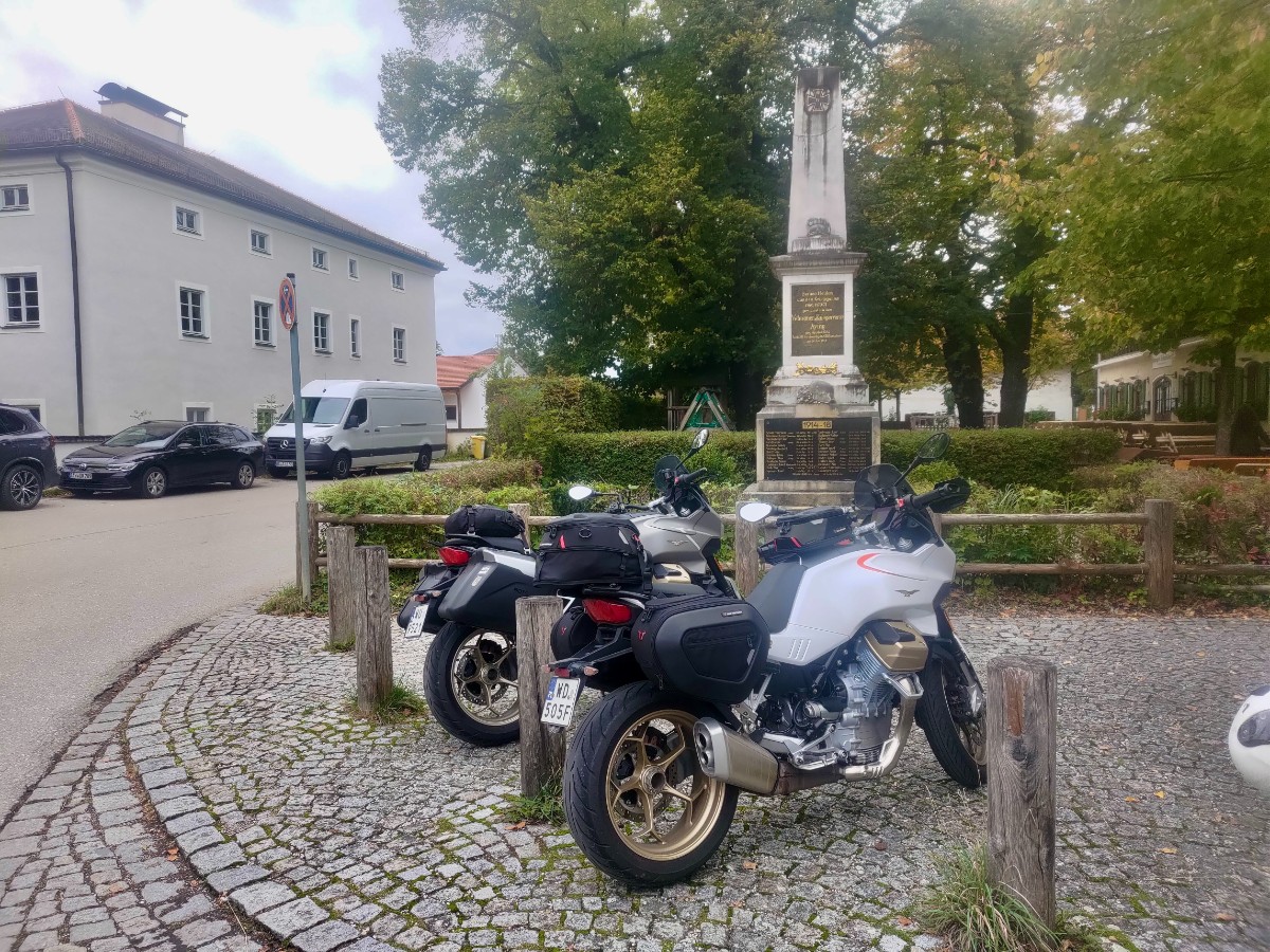 Na Mandello do Mandello. Dziennik motocyklowej podr&oacute;ży do kolebki Moto Guzzi [trasa, mapki, relacja, Włochy]
