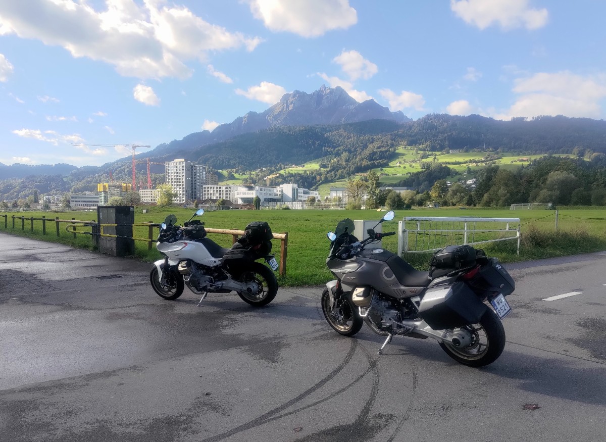 Na Mandello do Mandello. Dziennik motocyklowej podr&oacute;ży do kolebki Moto Guzzi [trasa, mapki, relacja, Włochy]