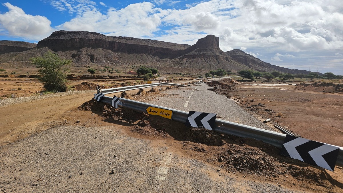 Ratownik TOPR jedzie motocyklem przez Afrykę. W tle szczytny cel &ndash; wsparcie małej Marysi