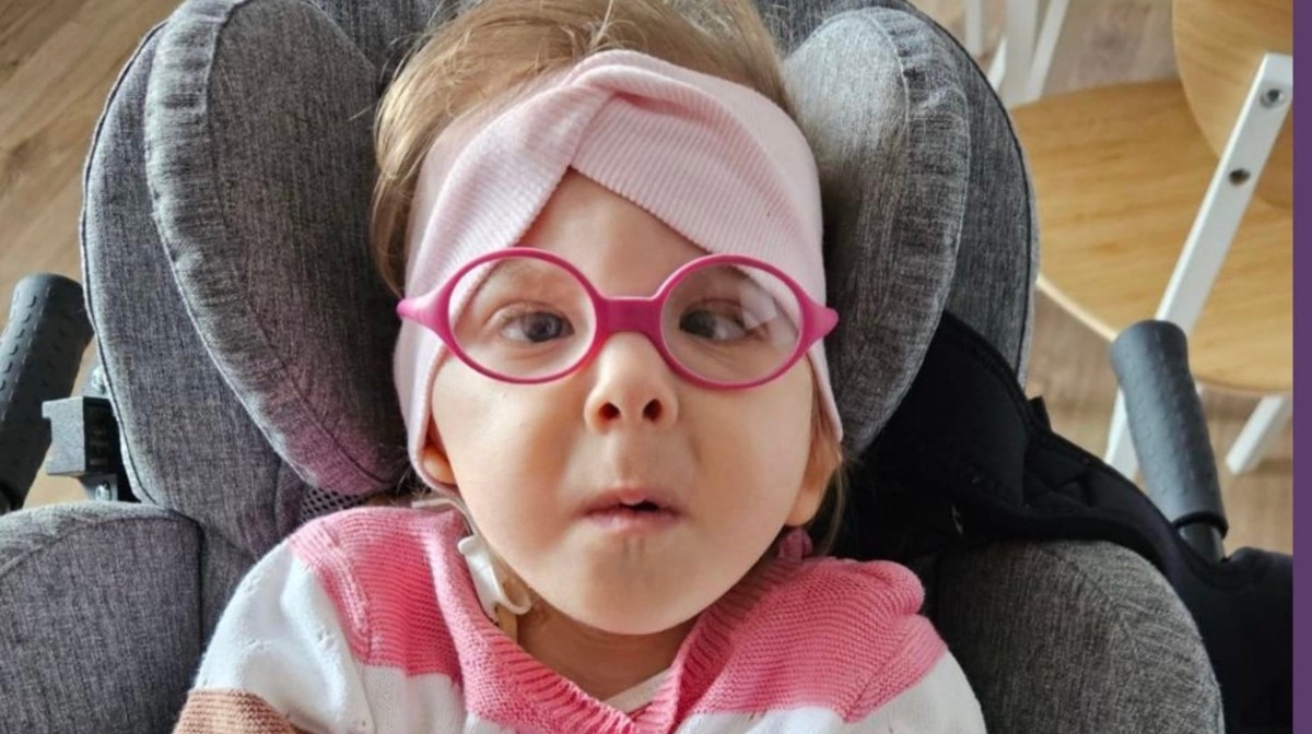 Ratownik TOPR jedzie motocyklem przez Afrykę. W tle szczytny cel &ndash; wsparcie małej Marysi