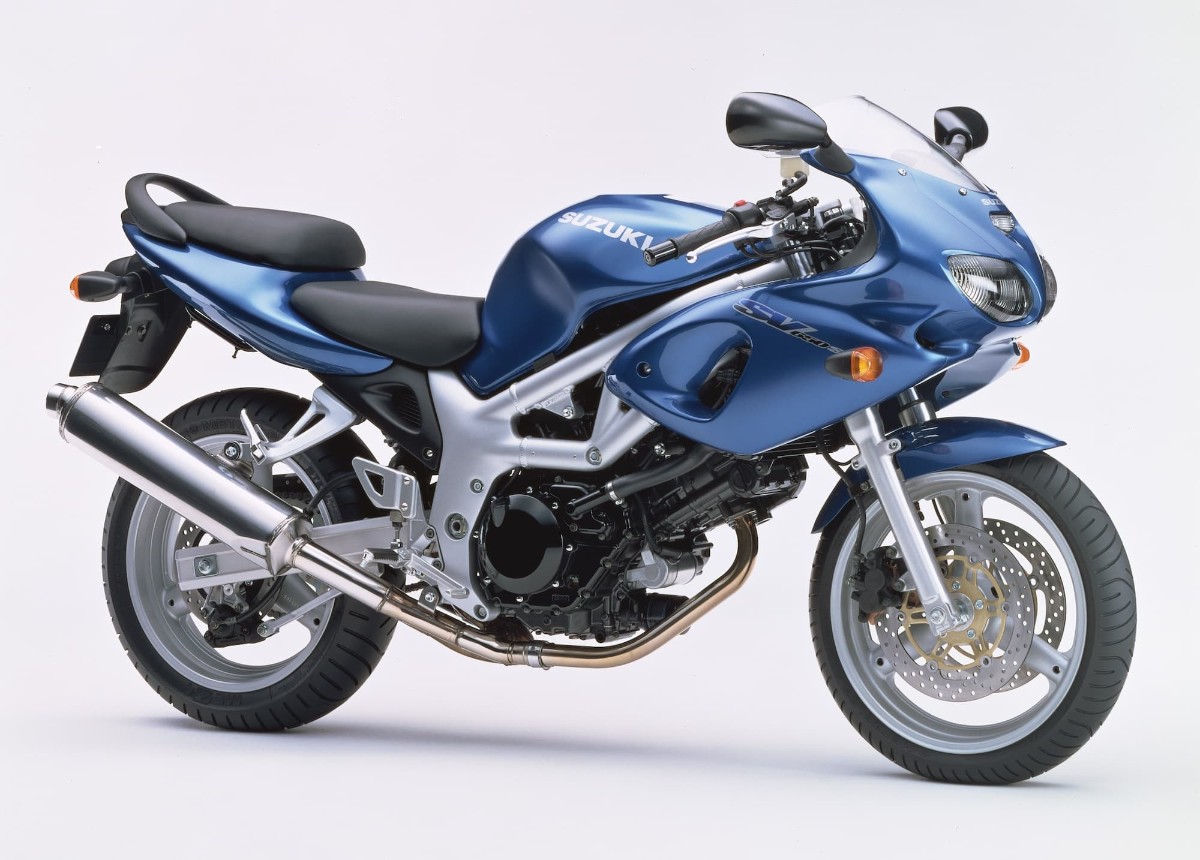Suzuki SV650: ćwierć wieku wspaniałej historii. Koniec produkcji zasłużonego japońskiego nakeda [wersje, generacje, dane techniczne]