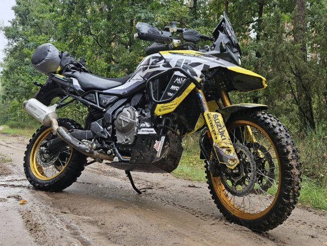 Suzuki Vstrom 800 DE Metzeler Extreme test Suzuki Vstrom 800 DE Metzeler Extreme test