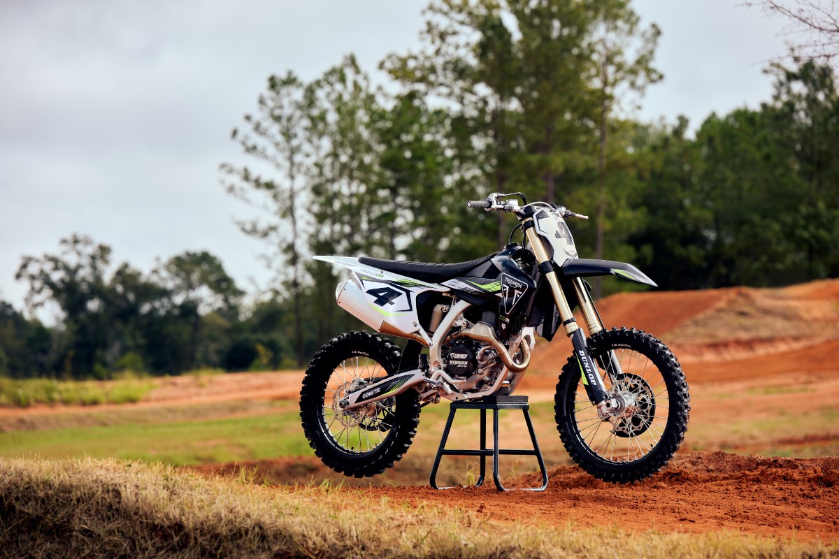 Triumph TF 450-RC: druga odsłona motocrossowej rewolucji u brytyjskiego producenta [opis, specyfikacja, silnik, masa, zawieszenie, dane techniczne]