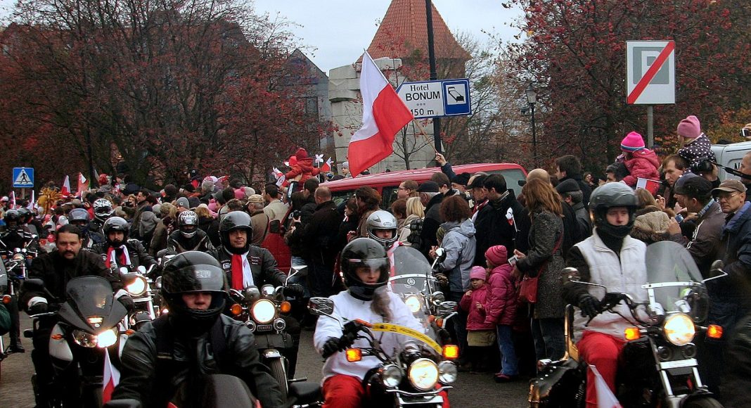 Parada Niepodleglosci Starscream Wikimedia