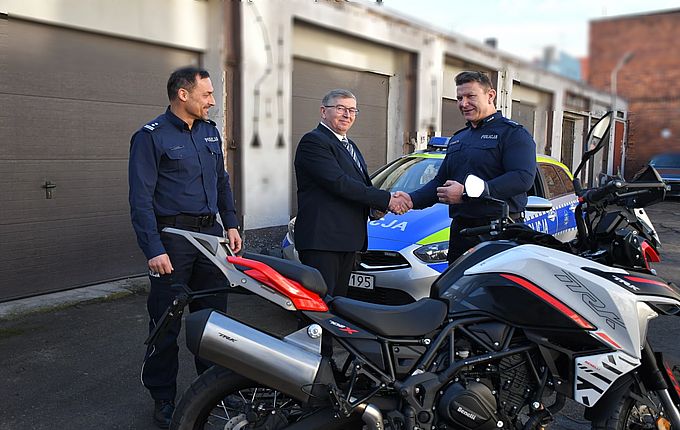Benelli TRK 702X nieoznakowany policja Gora 2