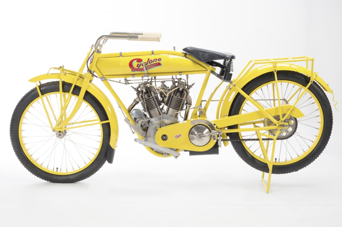 Cyclone V Twin motocykl zabytkowy aukcja Mecum 1