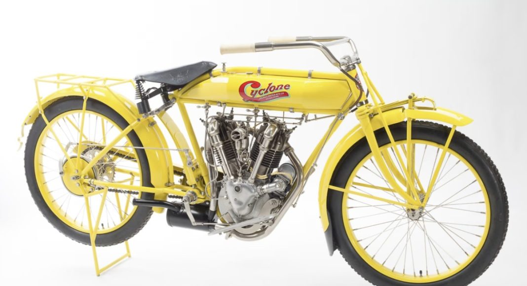 Cyclone V Twin motocykl zabytkowy aukcja Mecum 2