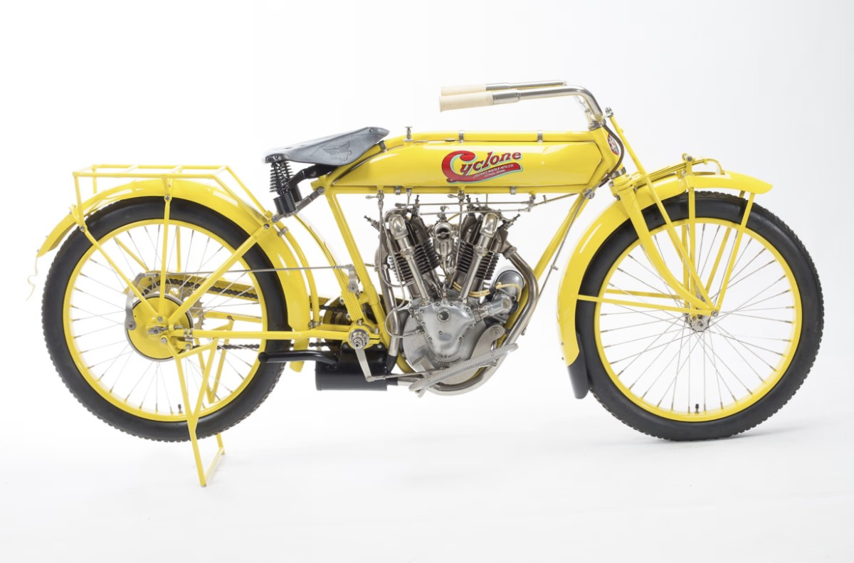 Cyclone V Twin motocykl zabytkowy aukcja Mecum 4