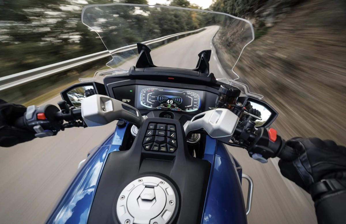 MITT GT K turystyczny 2025 3 kokpit ekran wyswietlacz