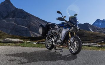 Motocykle jeszcze bardziej samodzielne. Yamaha nauczy tempomat hamowania silnikiem i zmiany biegów Yamaha Tracer 9 2025