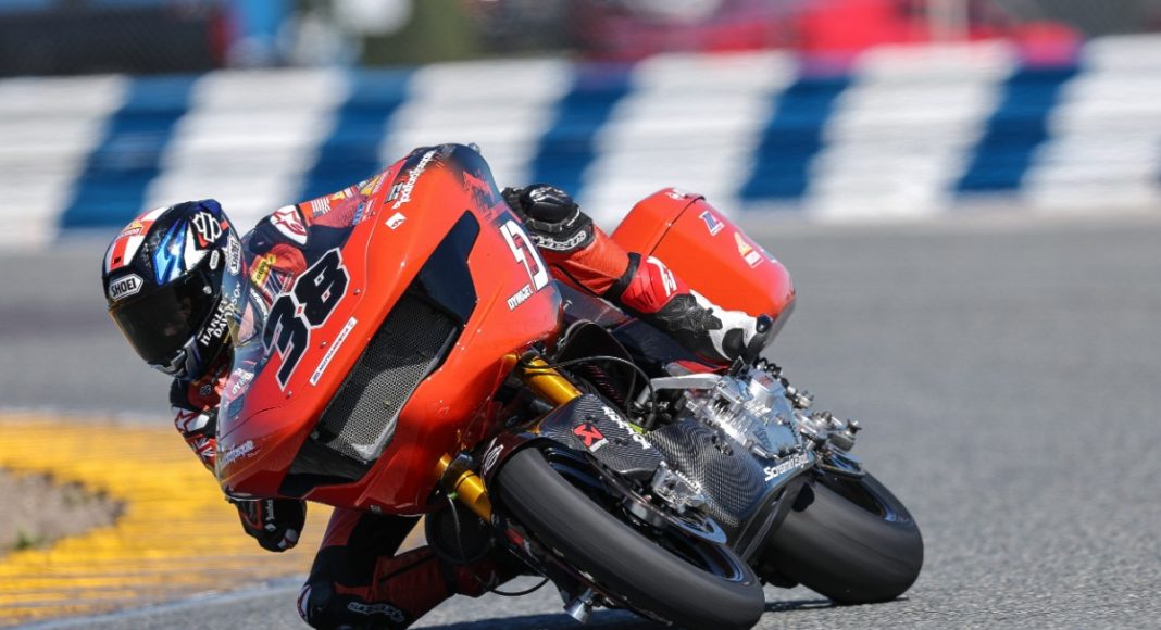Harley King of Baggers Hooligans CVO Street RR 6