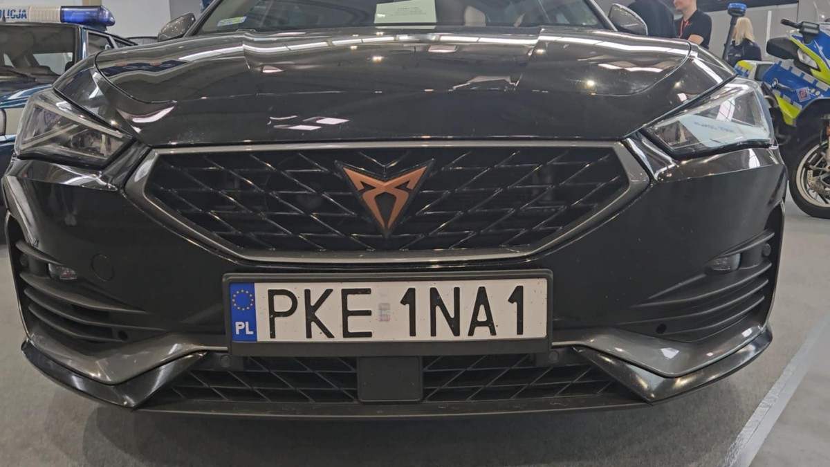 Cupra Leon Policja speed nieoznakowany radiowoz Cupra Leon Policja speed nieoznakowany radiowoz