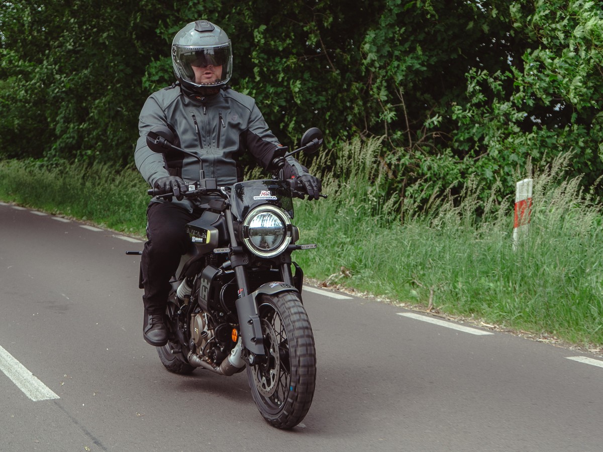 Husqvarna Svartpilen 125 2025 11