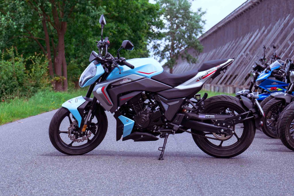 Porownanie 9 koncepcji na motocykl 125 2025 9