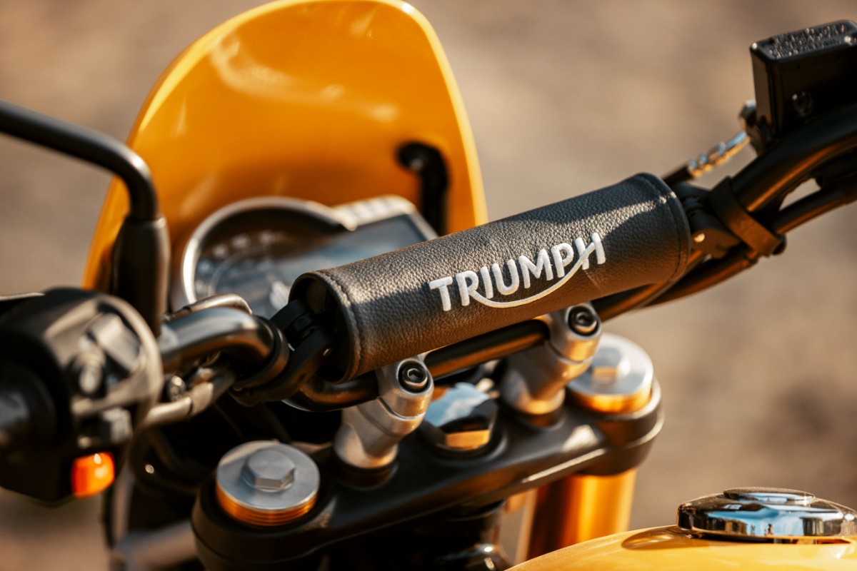 Triumph Scrambler 400 XC 6